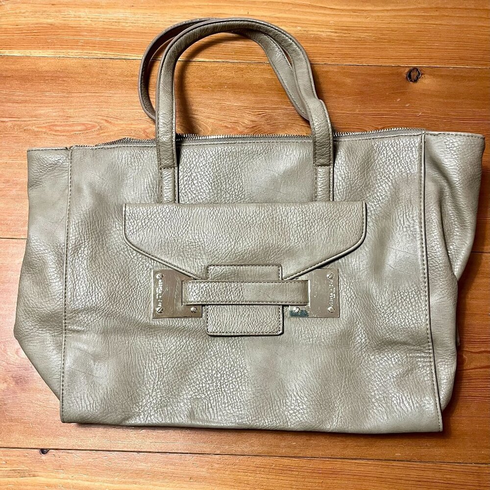Olivia + Joy Tote/Handbag grey/beige
